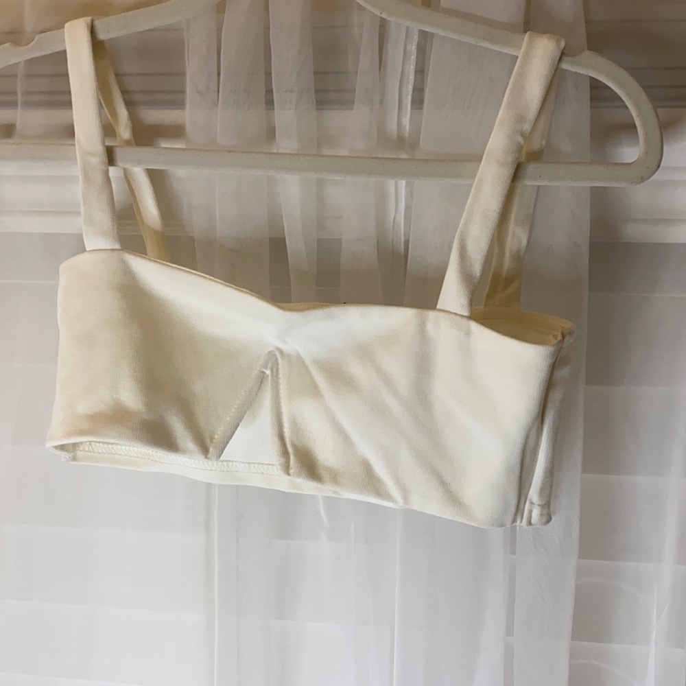 Valeria v crop top Edikted